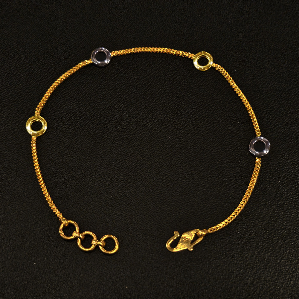 BRACELET